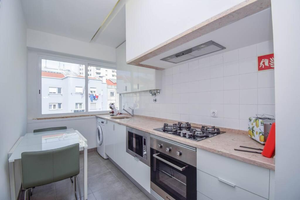Cozy And Sunny Family Apartment Lissabon Exterior foto